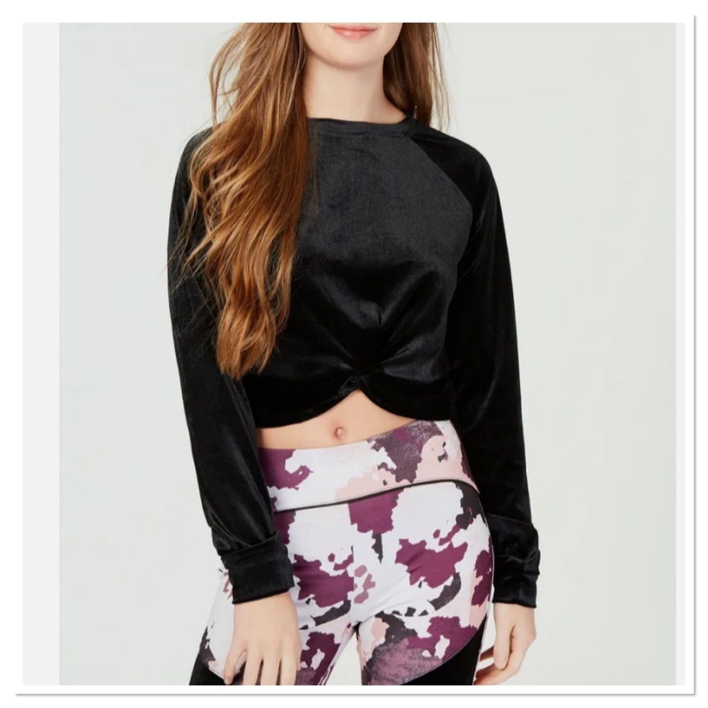 Material Girl Junior’s Twist Front Velour Sweater M